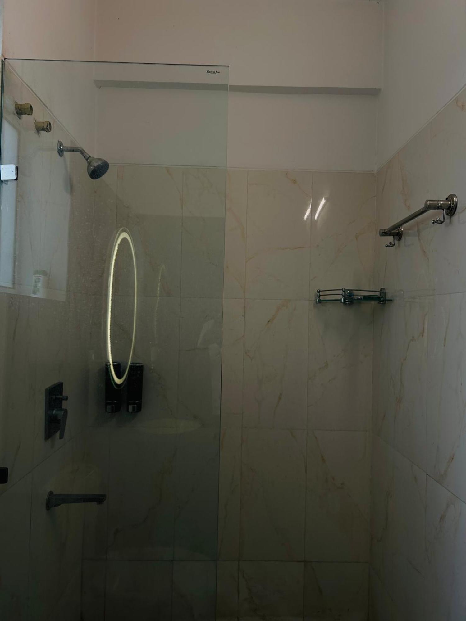Shades Of Black 2 Hotel Lucknow Exterior photo